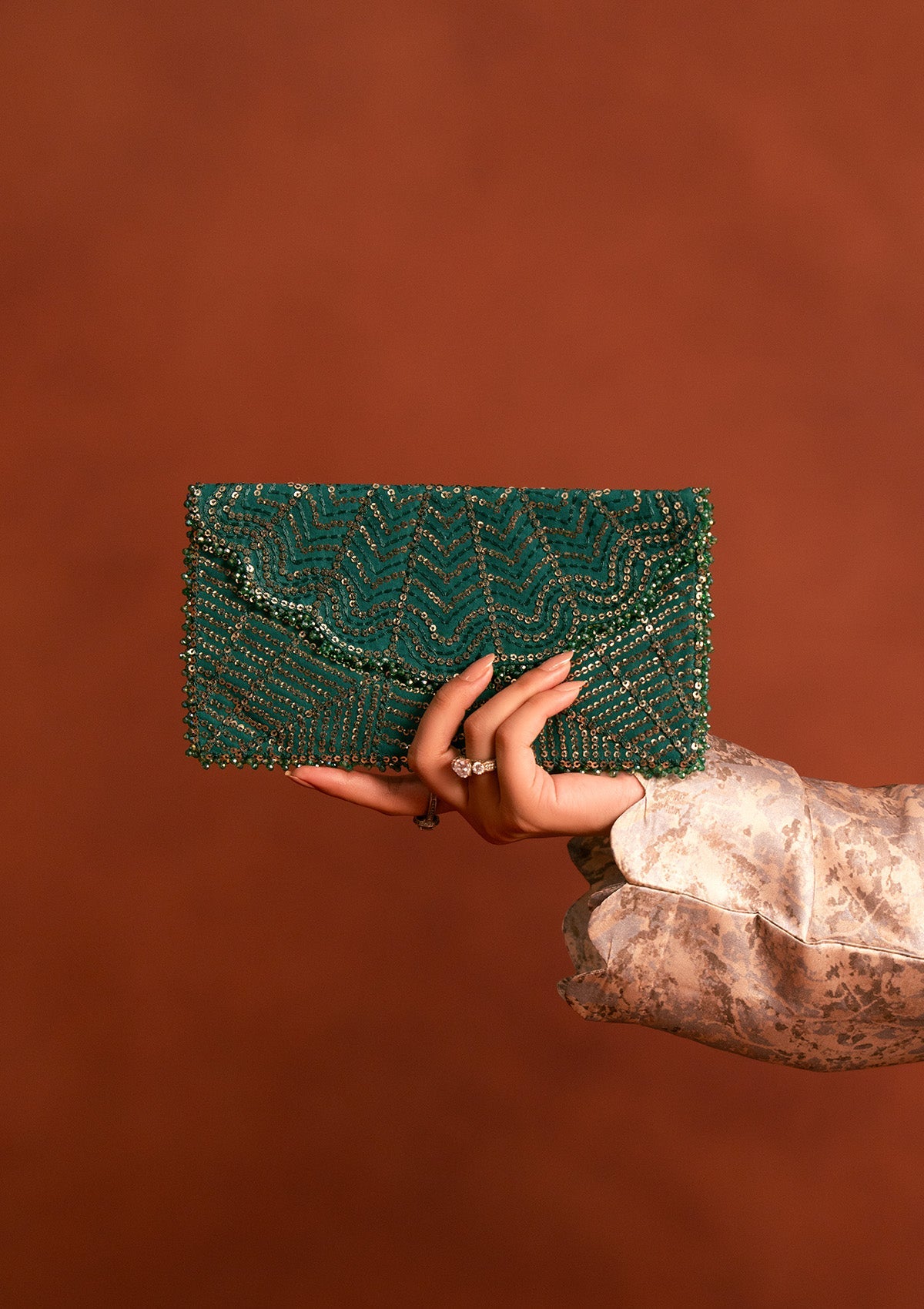 MISS AIK - RTW '25 D2 - GREEN SEQUIN ENVELOP BAG