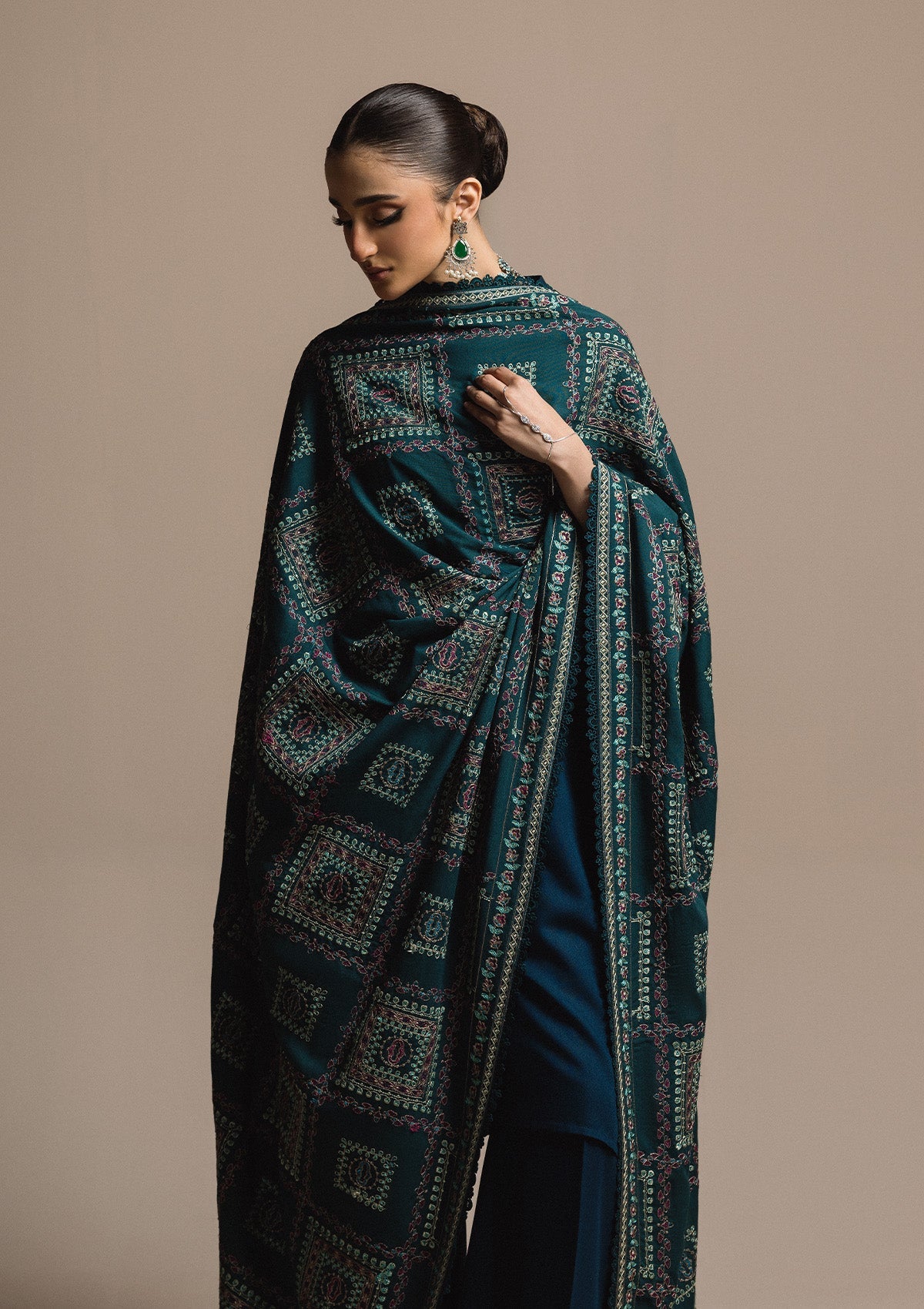 AIK ROZ '25 D3 - KARANDI - LOOK 01