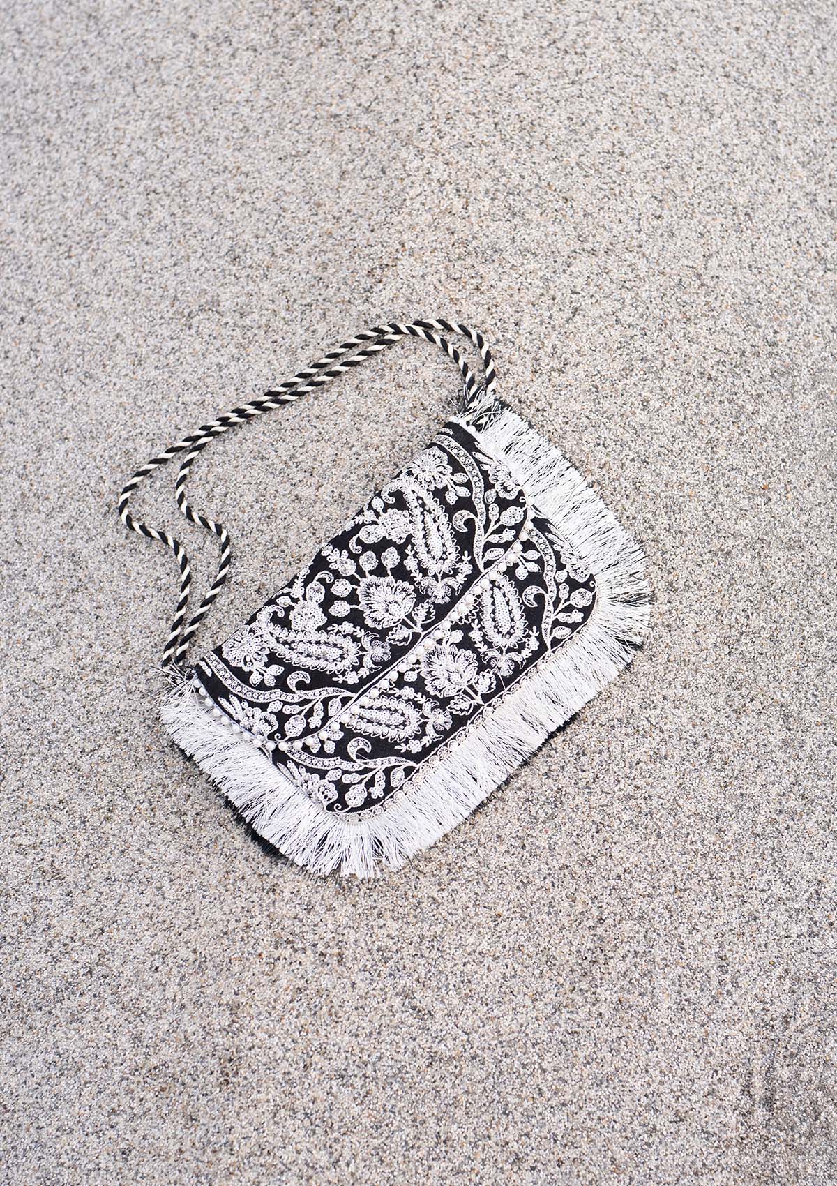 LAWN '25 - VOL. 1 - BLACK ENVELOPE BAG