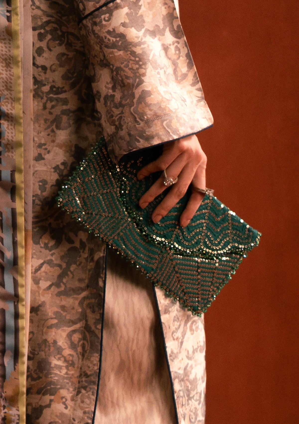 MISS AIK - RTW '25 D2 - GREEN SEQUIN ENVELOP BAG