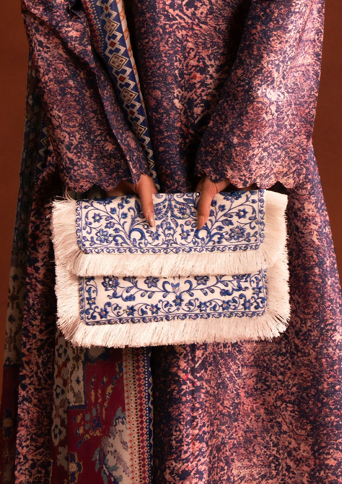 MISS AIK - RTW '25 D2 - IVORY EMBROIDERED ENVELOP BAG